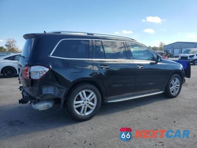 Trzecie zdjęcie samochodu z tyłu: 2015 MERCEDES-BENZ GL 450 4MATIC VIN:4JGDF6EEXFA447294 - miniatura