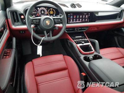 Zdjęcie 8 z 15 samochodu: 2025 PORSCHE CAYENNE COUPE VIN:WP1BA2AY9SDA31537 - miniatura