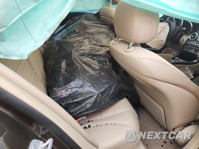 Zdjęcie 10 z 13 samochodu: 2015 MERCEDES-BENZ C 300 4MATIC VIN:55SWF4KB9FU014924 - miniatura