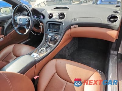 Zdjęcie 8 z 11 samochodu: 2007 MERCEDES-BENZ SL 550 VIN:WDBSK71F77F120687 - miniatura