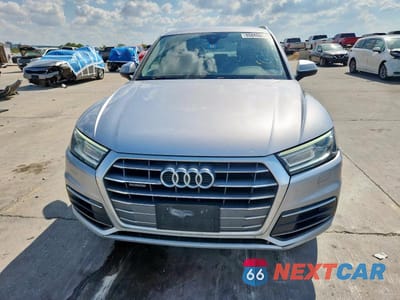 Piąte zdjęcie samochodu w środku: 2018 AUDI Q5 PREMIUM VIN:WA1ANAFY5J2196381 - miniatura