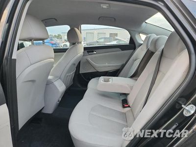 Zdjęcie 10 z 12 samochodu: 2019 HYUNDAI SONATA SE VIN:5NPE24AF9KH802126 - miniatura