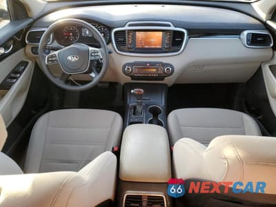 Zdjęcie 8 z 12 samochodu: 2019 KIA SORENTO LX VIN:5XYPGDA55KG530750 - miniatura