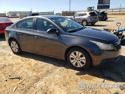 Czwarte zdjęcie samochodu z boku: 2013 CHEVROLET CRUZE LS VIN:1G1PA5SH9D7229035 - miniatura