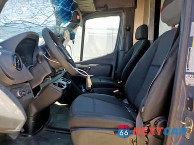 Zdjęcie 7 z 13 samochodu: 2019 MERCEDES-BENZ SPRINTER 2500/3500 VIN:WD4PF0CD1KP046853 - miniatura