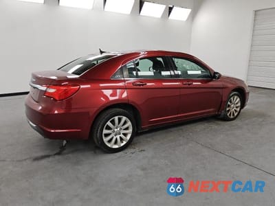 Trzecie zdjęcie samochodu z tyłu: 2012 CHRYSLER 200 TOURING VIN:1C3CCBBB2CN107111 - miniatura