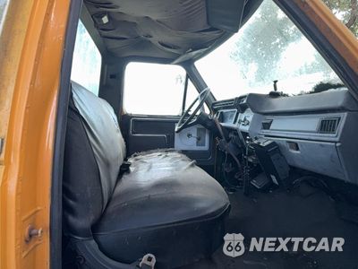 Piąte zdjęcie samochodu w środku: 1986 FORD F600 VIN:1FDNF60HXGVA09567 - miniatura