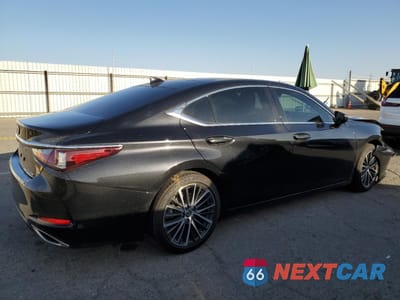 Trzecie zdjęcie samochodu z tyłu: 2025 LEXUS ES 350 BASE VIN:58ADZ1B1XSU191381 - miniatura