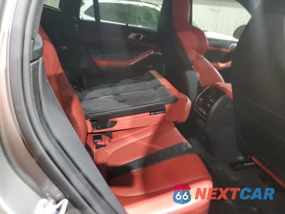 Zdjęcie 10 z 12 samochodu: 2021 BMW X6 M VIN:5YMCY0C08M9078760 - miniatura