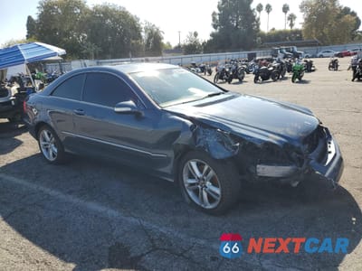 Czwarte zdjęcie samochodu z boku: 2006 MERCEDES-BENZ CLK 350 VIN:WDBTJ56J66F193377 - miniatura