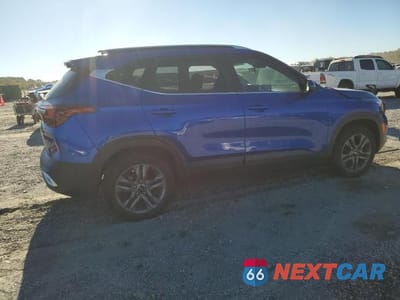 Trzecie zdjęcie samochodu z tyłu: 2021 KIA SELTOS S VIN:KNDEU2AA8M7172738 - miniatura