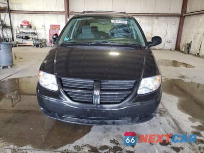 Piąte zdjęcie samochodu w środku: 2006 DODGE CARAVAN SXT VIN:1D4GP45R66B535410 - miniatura