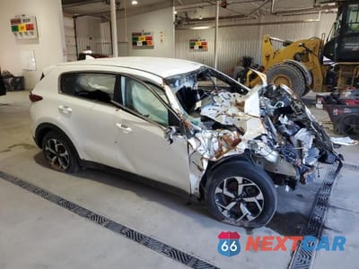 Czwarte zdjęcie samochodu z boku: 2021 KIA SPORTAGE LX VIN:KNDPMCAC0M7944973 - miniatura