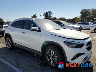 Czwarte zdjęcie samochodu z boku: 2025 MERCEDES-BENZ GLA 250 VIN:W1N4N4GB4SJ660114 - miniatura