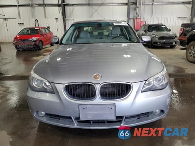 Piąte zdjęcie samochodu w środku: 2004 BMW 530 I VIN:WBANA73544B812542 - miniatura