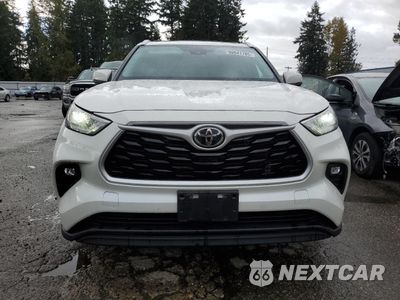 Piąte zdjęcie samochodu w środku: 2021 TOYOTA HIGHLANDER XLE VIN:5TDHZRBHXMS127986 - miniatura