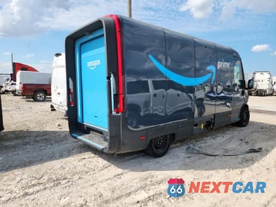 Trzecie zdjęcie samochodu z tyłu: 2022 RIVIAN EDV 700 VIN:7FCEHDB74NN000863 - miniatura