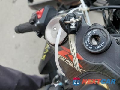 Zdjęcie 8 z 9 samochodu: 2020 SUZUKI GSX-R600 VIN:JS1GN7FA9L7100760 - miniatura