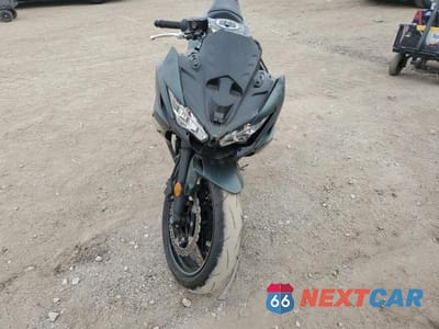 Drugie zdjęcie samochodu z przodu: 2025 KAWASAKI EX650 P VIN:ML5EXEP11SDAG4789 - miniatura