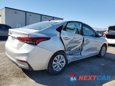 Trzecie zdjęcie samochodu z tyłu: 2022 HYUNDAI ACCENT SE VIN:3KPC24A68NE154925 - miniatura