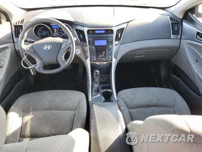 Zdjęcie 8 z 12 samochodu: 2013 HYUNDAI SONATA HYBRID VIN:KMHEC4A40DA051208 - miniatura