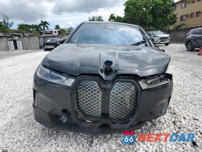 Piąte zdjęcie samochodu w środku: 2024 BMW IX XDRIVE50 VIN:WB523CF04RCN46056 - miniatura