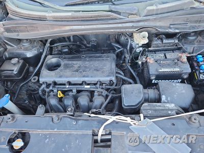 Zdjęcie 12 z 14 samochodu: 2012 HYUNDAI TUCSON GLS VIN:KM8JU3AC9CU342753 - miniatura