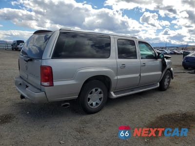 Trzecie zdjęcie samochodu z tyłu: 2004 CADILLAC ESCALADE ESV VIN:3GYFK66N64G188660 - miniatura