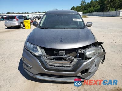 Piąte zdjęcie samochodu w środku: 2019 NISSAN ROGUE VIN:5N1AT2MT1KC839423 - miniatura