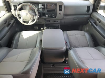 Zdjęcie 8 z 15 samochodu: 2013 NISSAN NV 3500 S VIN:5BZAF0AA8DN203043 - miniatura
