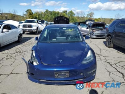 Piąte zdjęcie samochodu w środku: 2018 TESLA MODEL 3 LONG RANGE VIN:5YJ3E1EA1JF022520 - miniatura