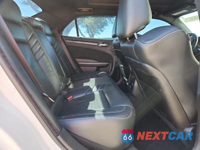 Zdjęcie 10 z 14 samochodu: 2023 CHRYSLER 300C VIN:2C3CCAPJXPH500508 - miniatura