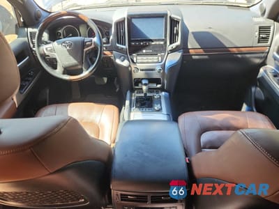 Zdjęcie 8 z 14 samochodu: 2019 TOYOTA LAND CRUISER VX-R VIN:JTMCY7AJXK4077315 - miniatura
