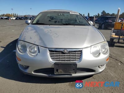 Piąte zdjęcie samochodu w środku: 2004 CHRYSLER 300 VIN:2C3AE76K84H635237 - miniatura