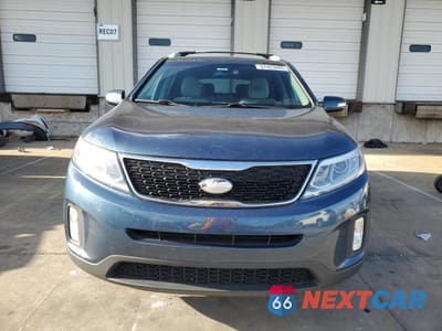 Piąte zdjęcie samochodu w środku: 2014 KIA SORENTO LX VIN:5XYKT4A69EG437023 - miniatura