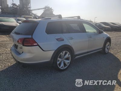 Trzecie zdjęcie samochodu z tyłu: 2017 VOLKSWAGEN GOLF ALLTRACK S VIN:3VWH17AU2HM534925 - miniatura