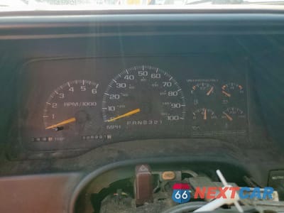 Zdjęcie 9 z 14 samochodu: 1999 CHEVROLET TAHOE VIN:1GNEK13R5XR149467 - miniatura