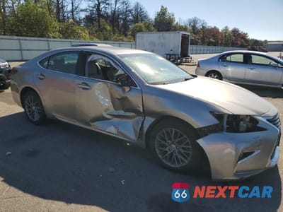 Czwarte zdjęcie samochodu z boku: 2018 LEXUS ES 350 VIN:58ABK1GG0JU108001 - miniatura