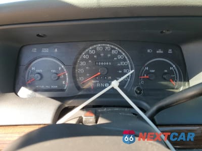 Zdjęcie 9 z 14 samochodu: 2004 FORD CROWN VICTORIA VIN:2FAFP73W24X136884 - miniatura