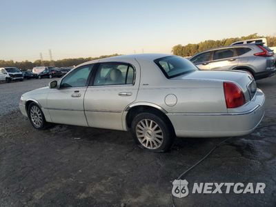 Drugie zdjęcie samochodu z przodu: 2004 LINCOLN TOWN CAR ULTIMATE VIN:1LNHM83W64Y681743 - miniatura