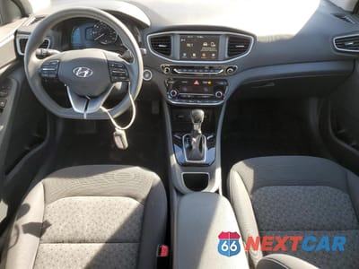 Zdjęcie 8 z 13 samochodu: 2018 HYUNDAI IONIQ BLUE VIN:KMHC65LC2JU076128 - miniatura