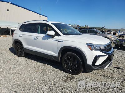 Czwarte zdjęcie samochodu z boku: 2024 VOLKSWAGEN TAOS SE VIN:3VVEX7B28RM086128 - miniatura