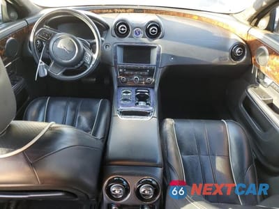 Zdjęcie 8 z 12 samochodu: 2013 JAGUAR XJ VIN:SAJWA1C72D8V39766 - miniatura