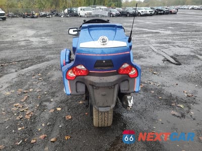 Czwarte zdjęcie samochodu z boku: 2019 CAN-AM SPYDER ROADSTER RT VIN:2BXNBDD2XKV002793 - miniatura