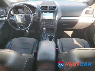 Zdjęcie 8 z 13 samochodu: 2017 FORD EXPLORER XLT VIN:1FM5K8D86HGB58176 - miniatura
