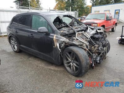 Czwarte zdjęcie samochodu z boku: 2018 AUDI Q7 PRESTIGE VIN:WA1VAAF76JD018018 - miniatura