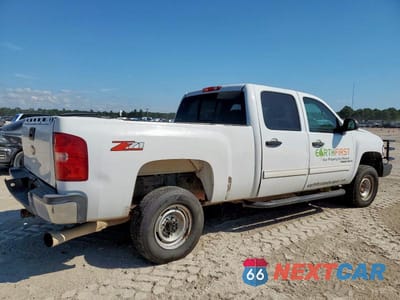 Trzecie zdjęcie samochodu z tyłu: 2009 CHEVROLET SILVERADO C2500 HEAVY DUTY LT VIN:1GCHC53699F104035 - miniatura