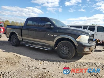 Czwarte zdjęcie samochodu z boku: 2010 DODGE RAM 1500 VIN:1D7RV1CT0AS105914 - miniatura