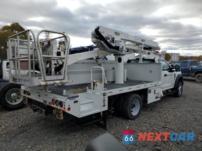 Trzecie zdjęcie samochodu z tyłu: 2019 FORD F550 SUPER DUTY BUCKET TRUCK VIN:1FDUF5GT8KDA00476 - miniatura