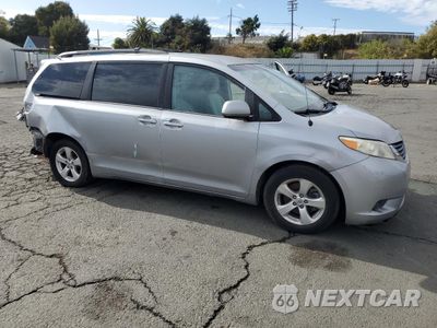 Czwarte zdjęcie samochodu z boku: 2012 TOYOTA SIENNA LE VIN:5TDKK3DC7CS208225 - miniatura